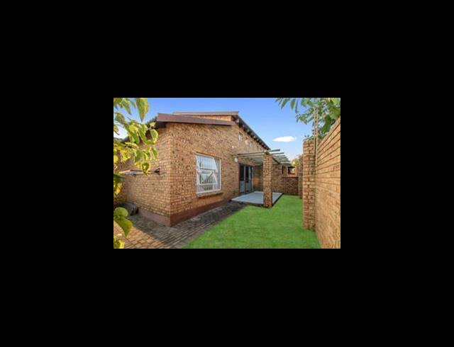 2 BEDROOM TOWNHOUSE FOR SALE IN HONEY PARK